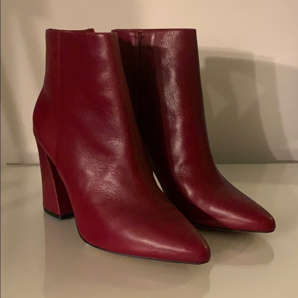 Burgundy Vince Camuto Booties Size 9 1/2